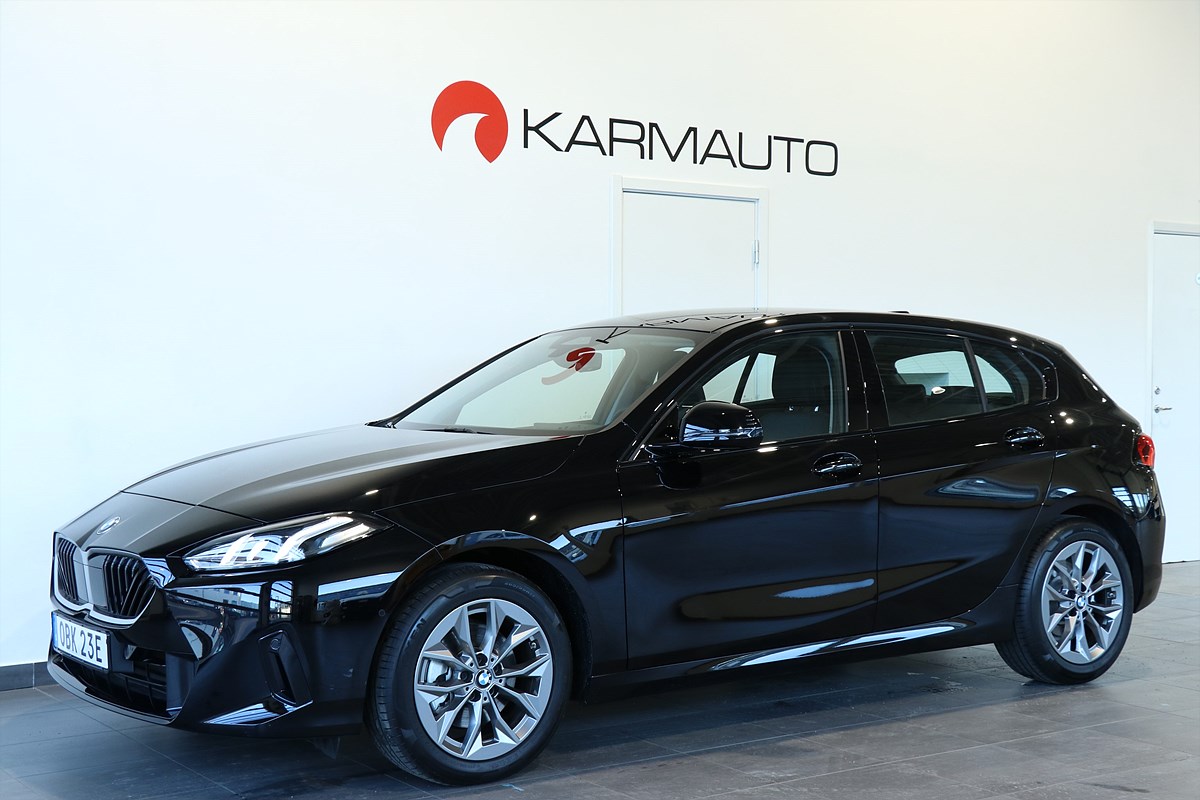 BMW 120i 170hk Backkamera Rattvärme Navi FRI SERVICE